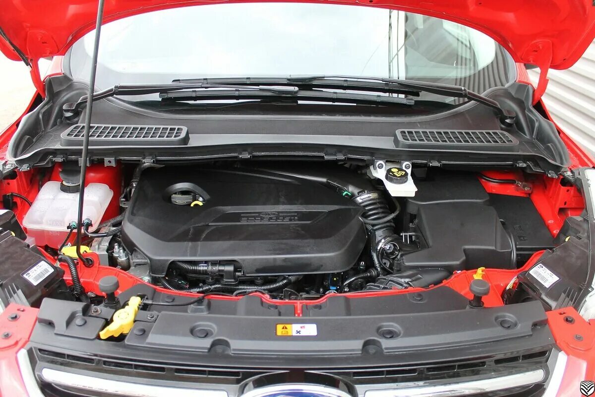 Двигатель форд куга 2. 5 двигатель. Ford kuga 2013 двигатель. Форд куга какой мотор. Ford kuga 2.
