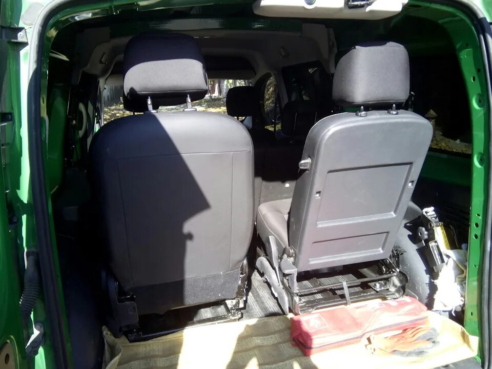 Третий ряд сидений Рено Кенго 2 - Renault Kangoo (2013), 1,5 л, 2014 года тюнинг