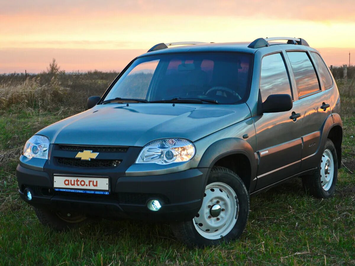 Купить шевроле нива нижегородская область авито. Chevrolet Niva 2010. Chevrolet Niva i Рестайлинг 2009. Шевроле Нива 1 Рестайлинг. Шевроле Нива 1997 года.