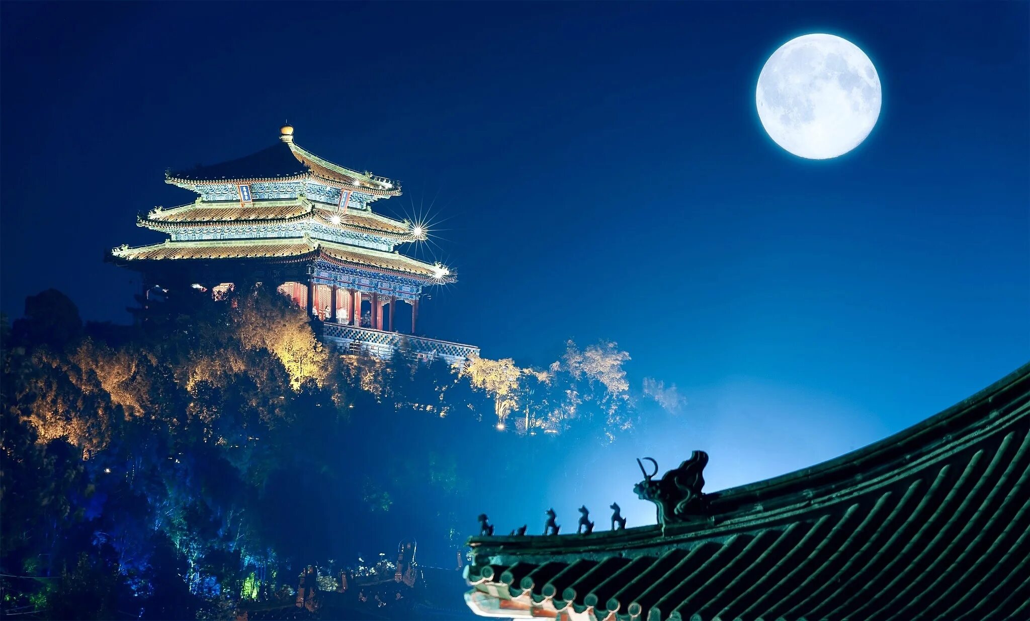 Мункейк старбакс. Луна фото. Огромная луна. Юэбин. Праздник луны чжунцю.