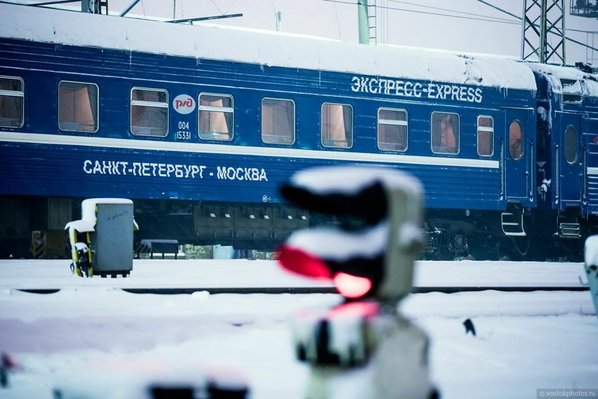 Поезд Москва Санкт-Петербург. Поезд Санкт-Петербург Мос. Поезд Москва Питер. Москва Саки поезд.