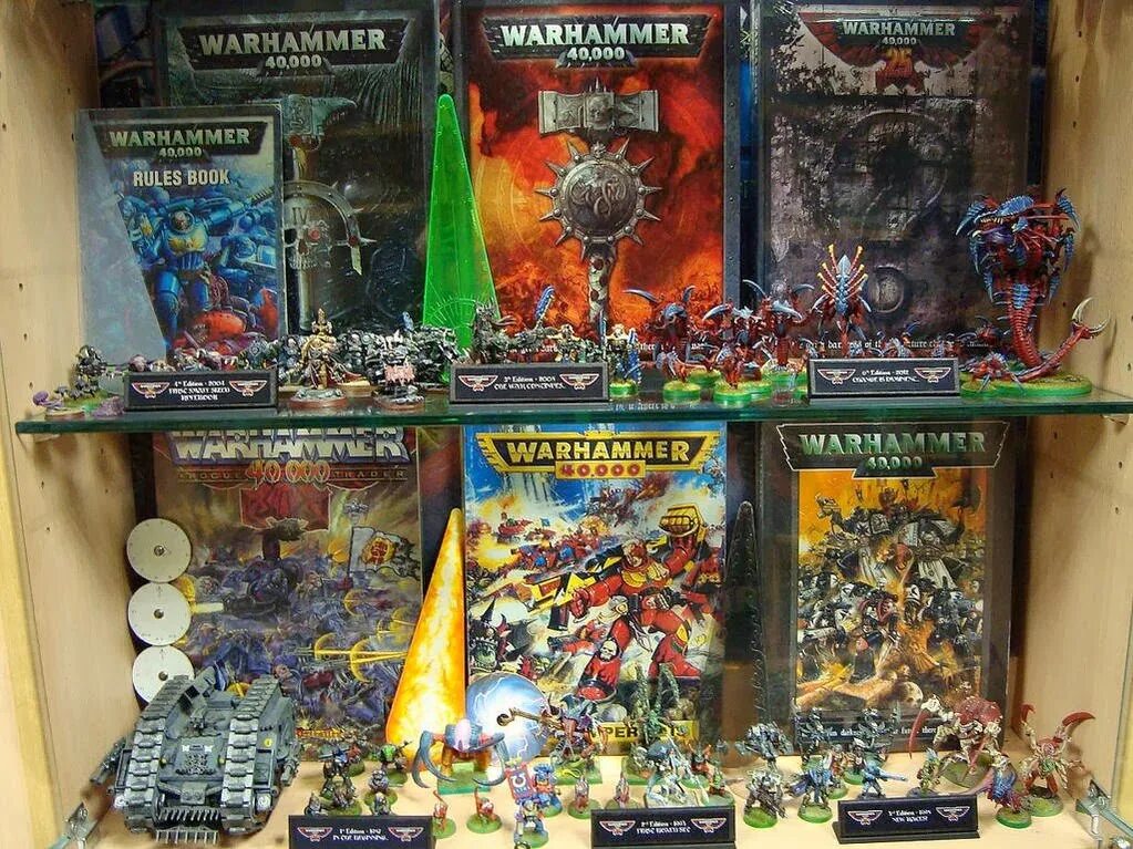 Warhammer starter. Стартер 2 редакции Warhammer 40000. Стартер 4 редакции Warhammer 40000. Коробка Warhammer 40000 3 редакция стартовый набор. Коллекционное издание Warhammer 40000.