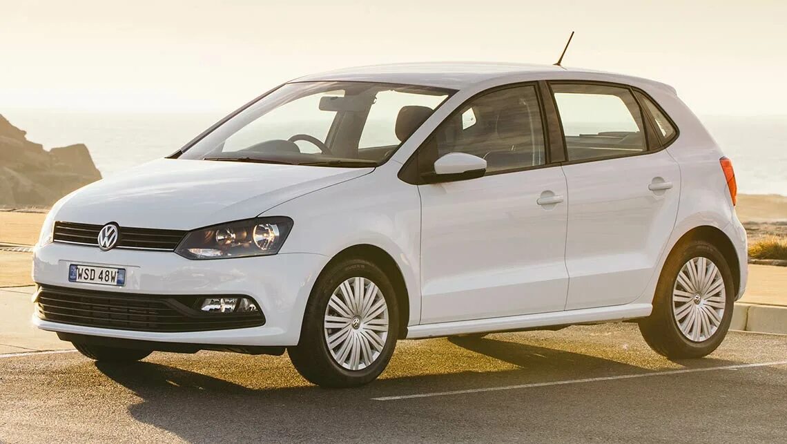 Фольксваген поло какого года. VW Polo 2015. Volkswagen Polo Hatchback 2014. Фольксваген поло 2015. Volkswagen Polo хэтчбек 2014.