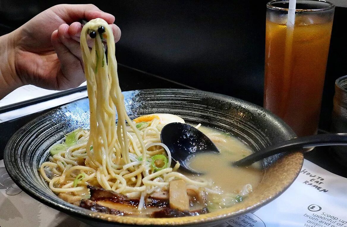 Ramen beat официальное ramen beat mirror. Тонкоцу рамен. Тонкацу мисо рамен. Тонкацу рамен Геншин. Гекай Тонкоцу рамен.