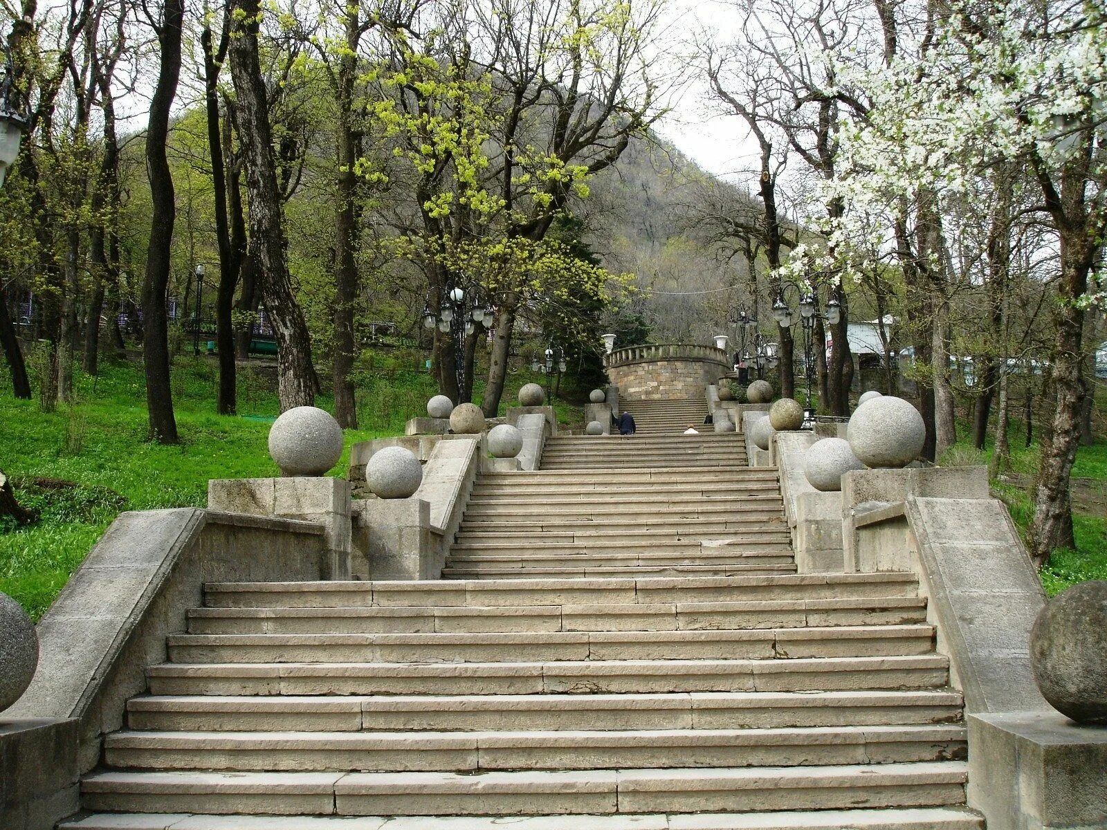 Курортный парк Железноводск каскадная лестница. Железноводск парк лестница. Каскадная лестница Железноводск. Курортный парк Гарага Железноводск. Работав железноводске