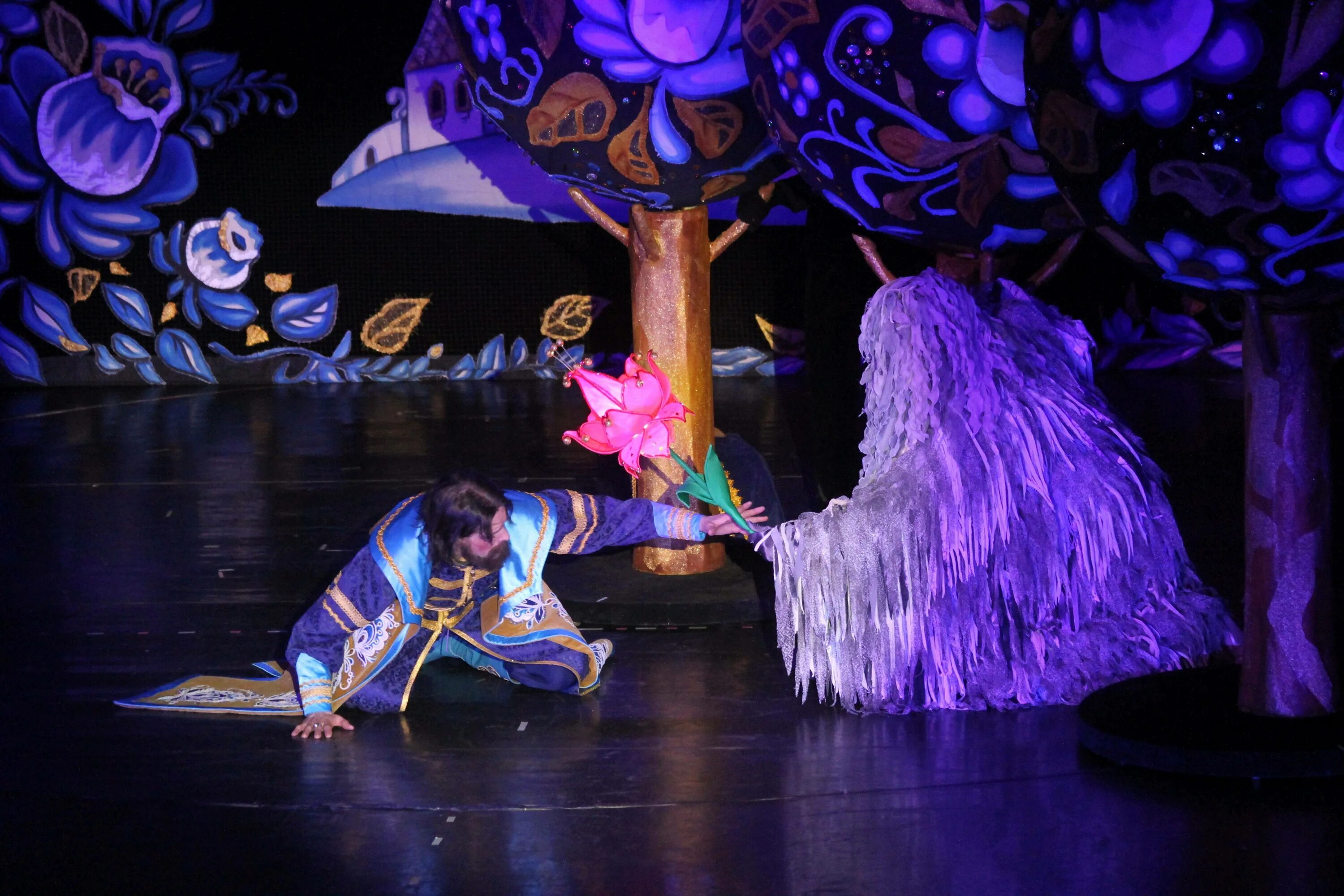 Театр доброй сказки аленький цветочек. Загитова аленький цветочек. Ледовое шоу татьяны навки аленький цветочек пермь 2023 год. Спектакль аленький цветочек образцова. Аленький цветочек новогоднее представление ленинский проспект.