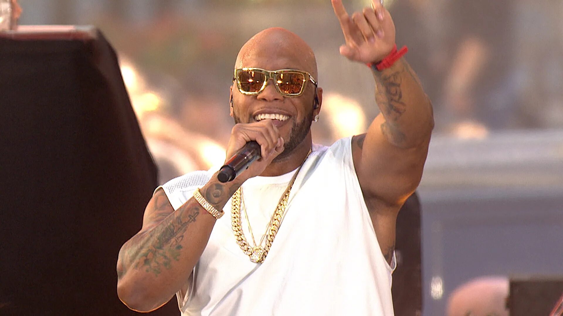 Слушать песню flo rida. Рэпер Flo Rida. Flo Rida 2021. Flo Rida Rapper. Flo Rida 2023.