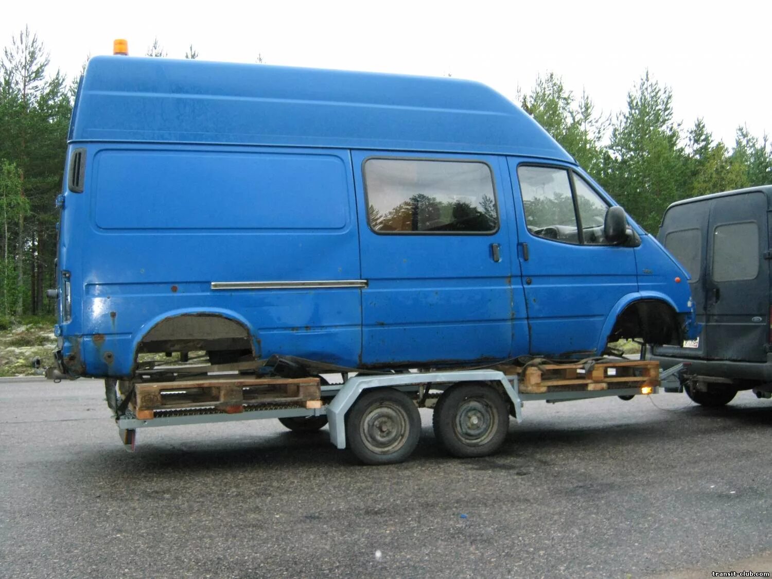 Транзит краснодарский край. Ford Transit кузов. Форд Транзит 1995. Форд Транзит 96 года. Форд Транзит фургон 96 года.