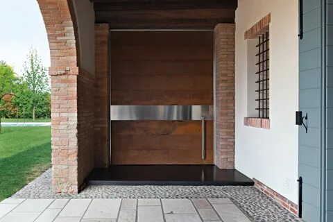 Side door