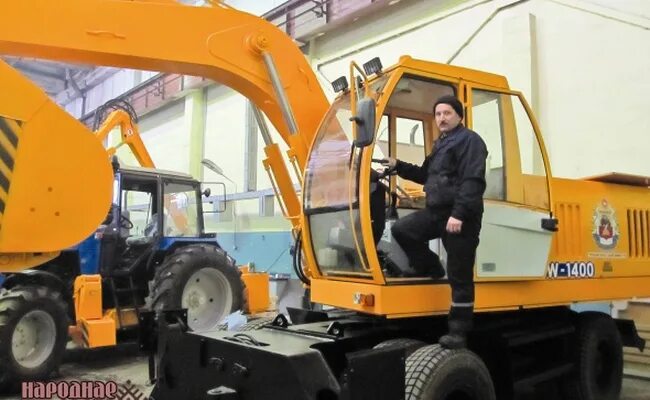 Машинист бурильнокрановой самоходной машины. Машинист экскаватора. Машинист экскаватора 6р. Машинист экскаваторщик. Работа обл машинист экскаватора.