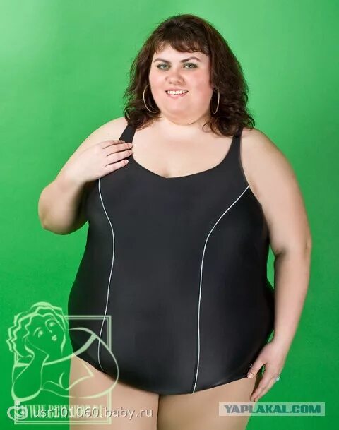 плотное телосложение мужчины. полный мужчина в футболке. человек 54 размера. как измерить размер одежды мужчины. размерная сетка мужской одежды.