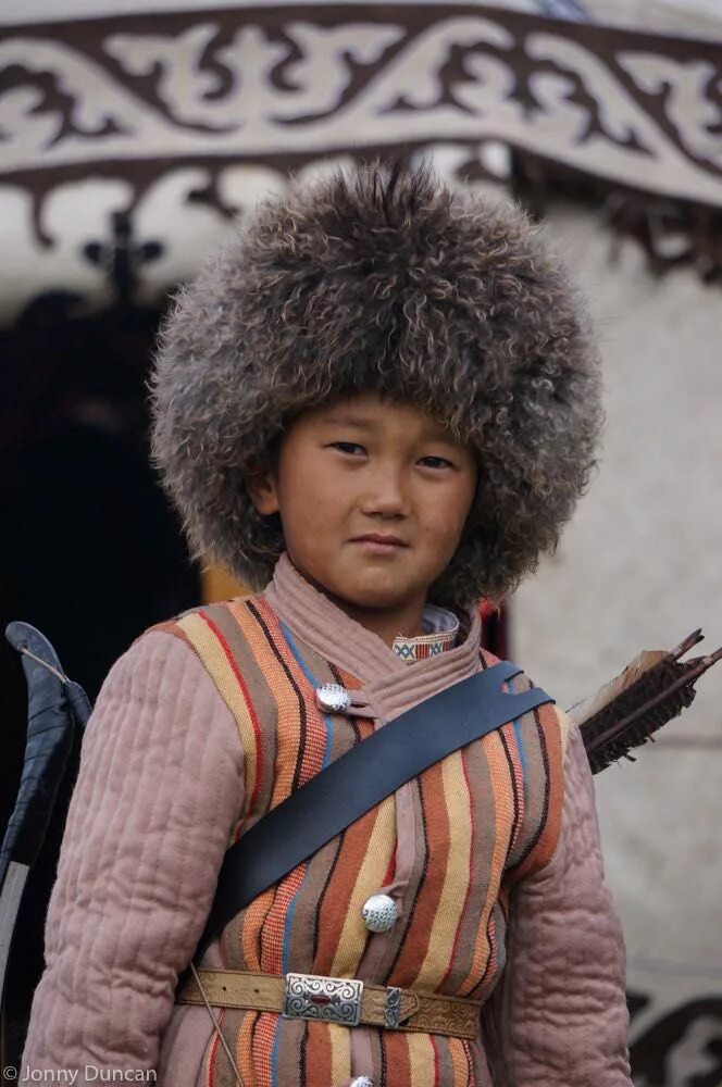 Дети кочевников. Киргизия народ. Киргизы. Киргизия люди. Национальность киргиз