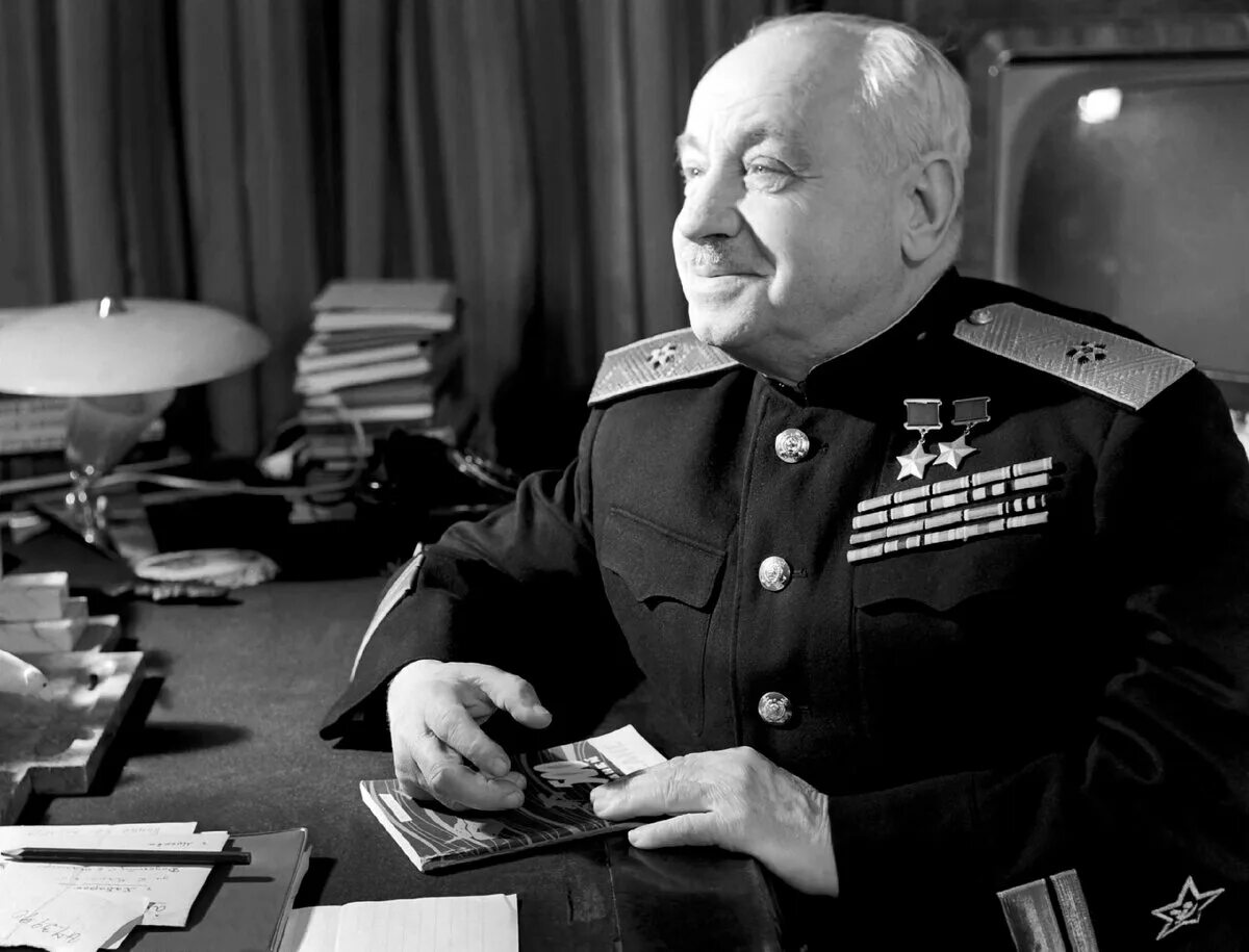 Папанин герой советского союза. Папанин. Адмирал папанин. Папанин герой советского союза. Папанин.