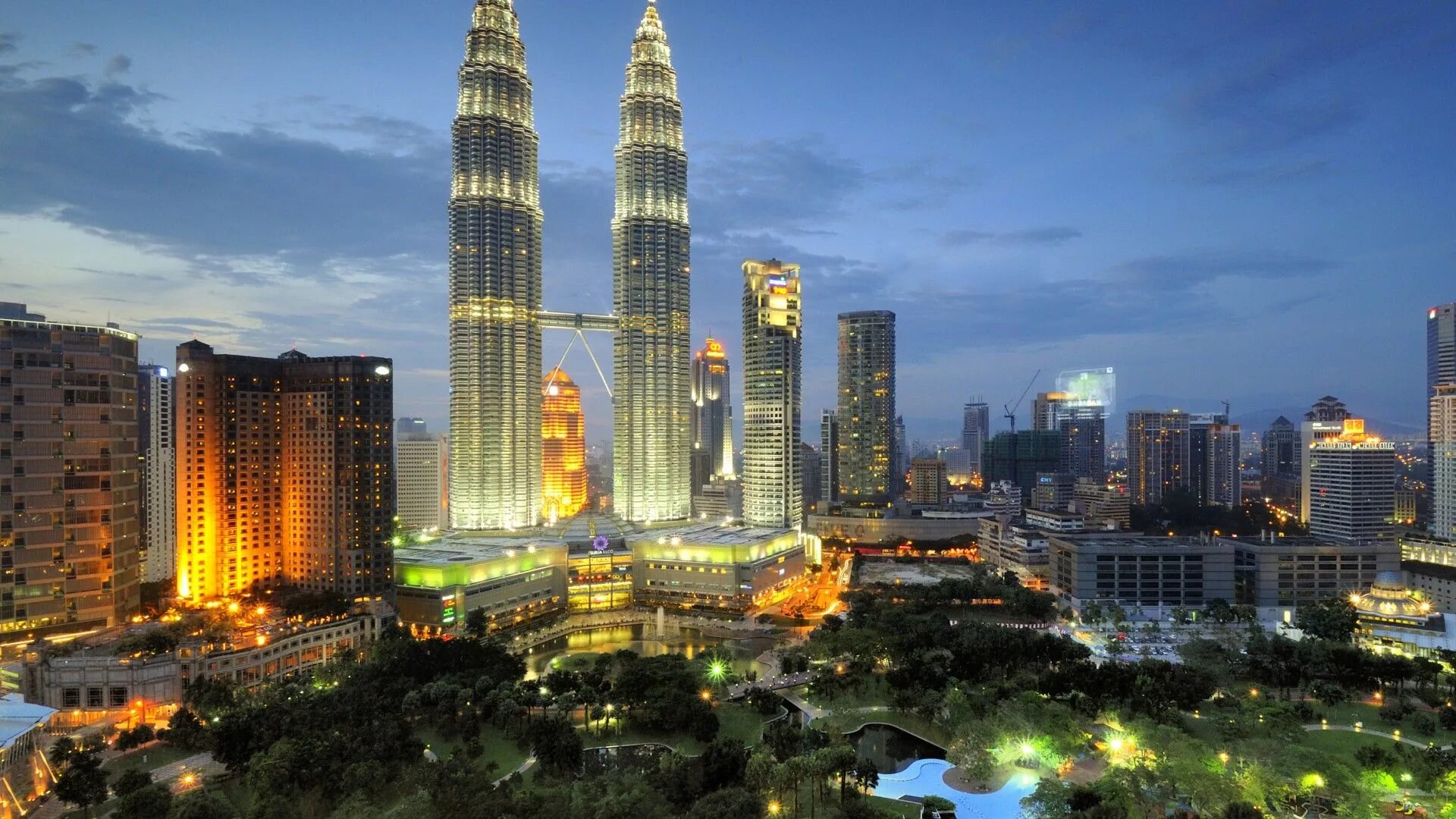 Куала лумпур klcc. Sma jilboobs colmek. Jilbab viral. Башни близнецы куала лумпур высота. Malaysia 18.