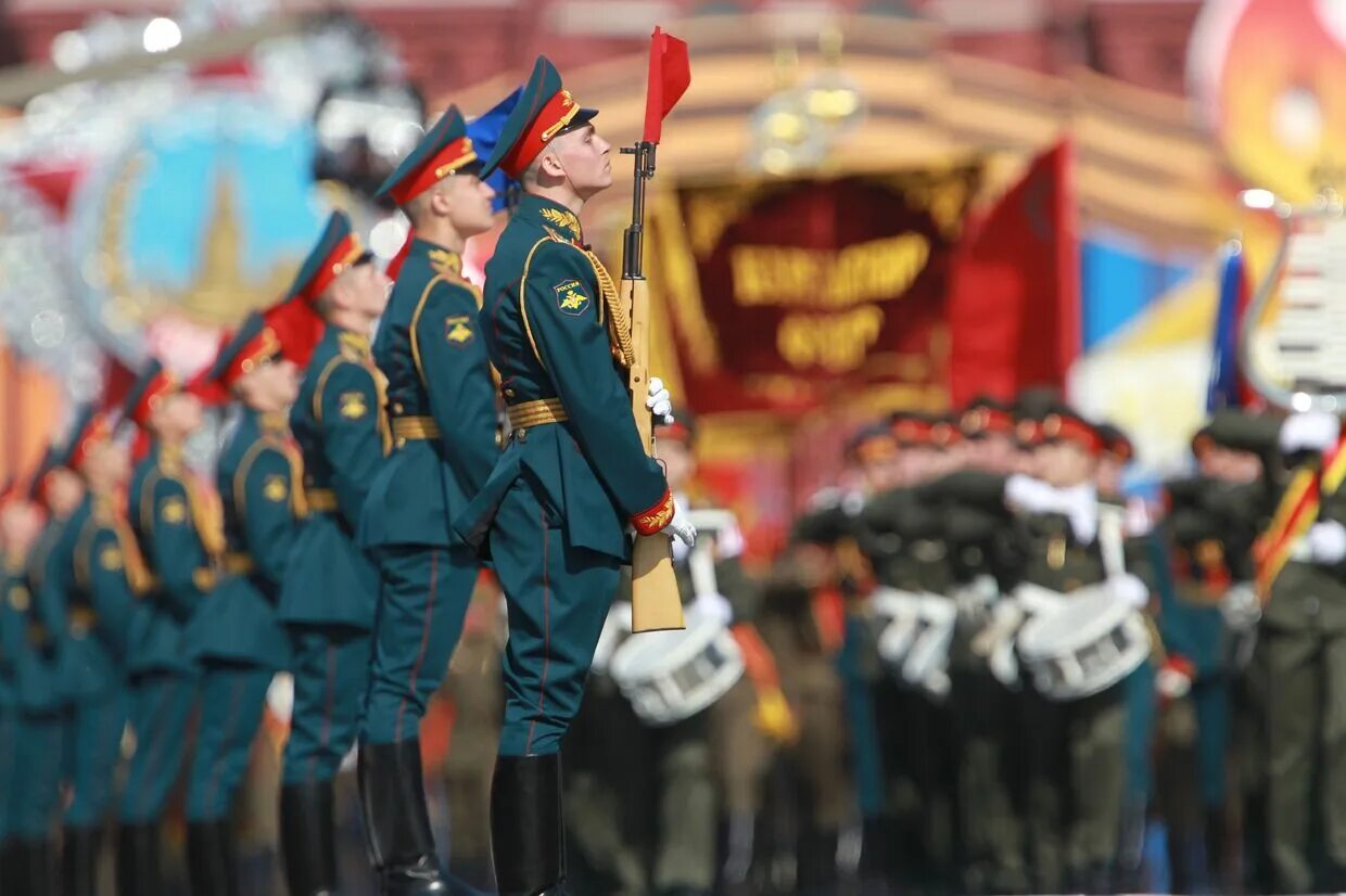 Парад Победы 2010 союзники. Парад 9 мая 2010 в Москве. Линейные на параде. Парад Победы на красной площади 2010.