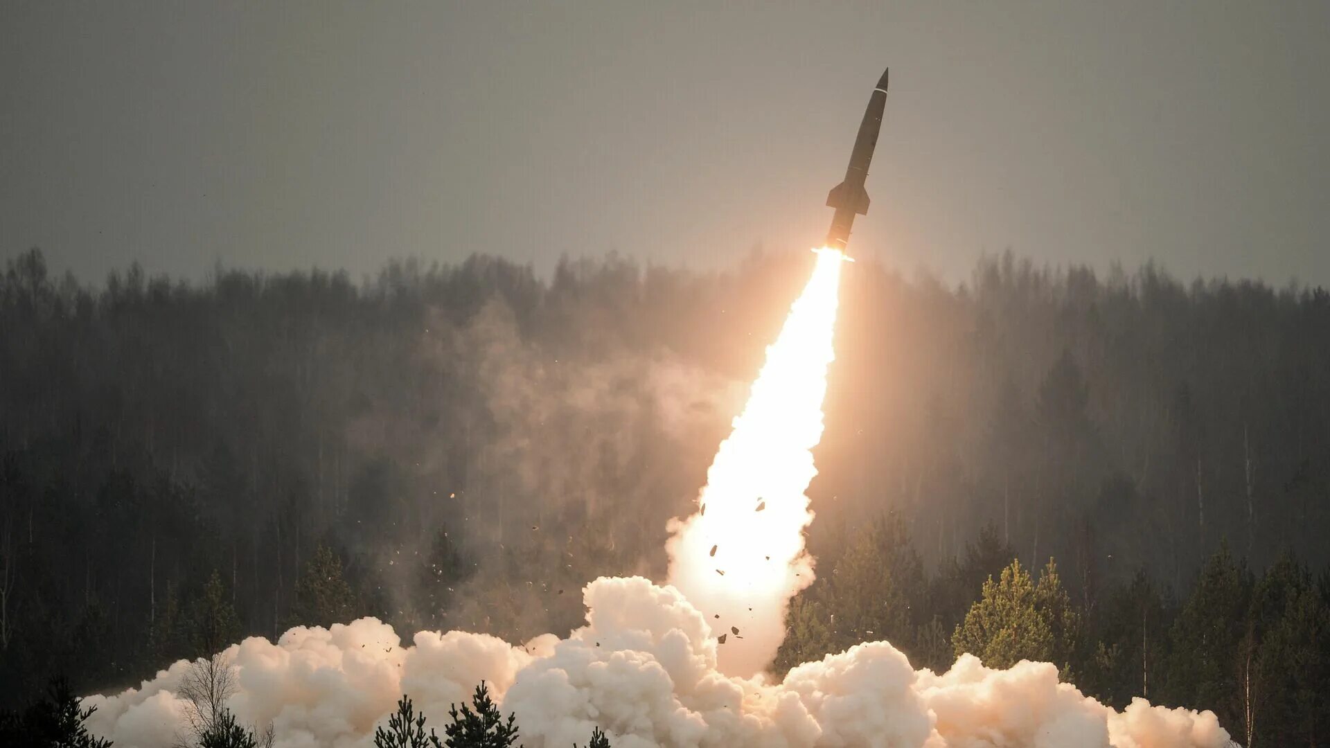 Курск ракетная опасность сейчас последние новости. Баллистическая ракета точка у. Точка у ракетный комплекс Украина. Ракета Ярс.