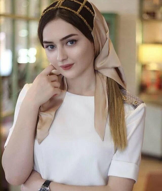 Алиева мадина чеченка. Нальгиева марета. Хадижа бисултанова. Азимова туркменка певица. Азимова туркменка певица.