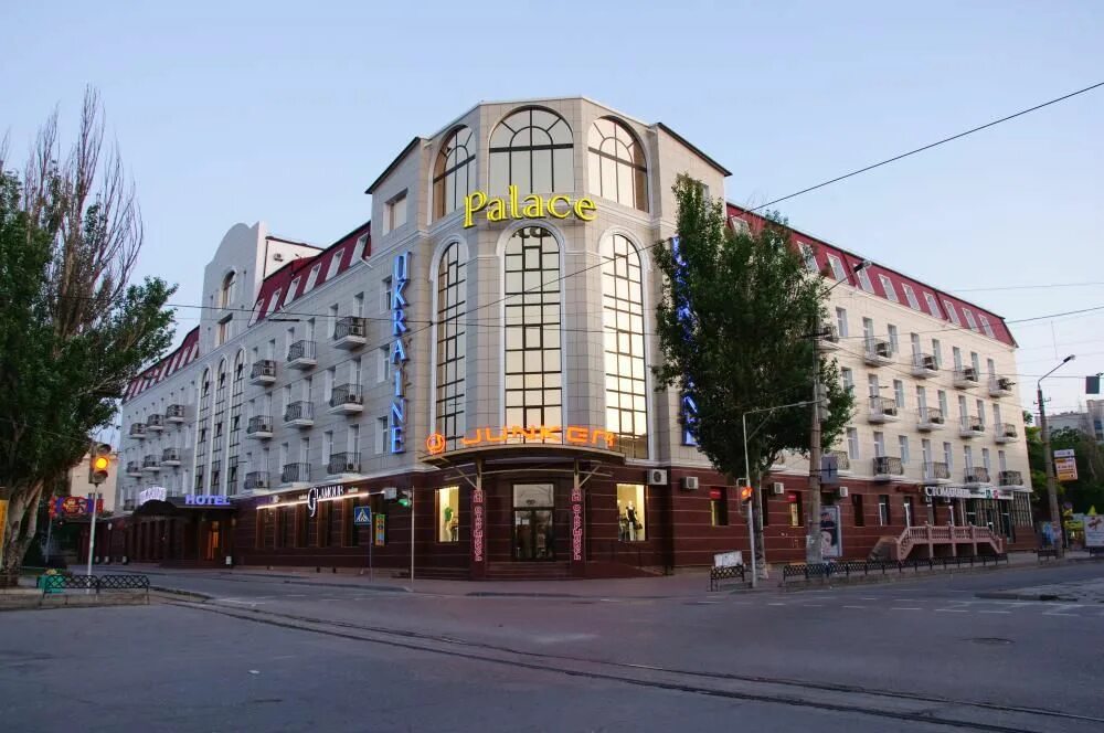 Гостиница евпатория в евпатории. Отель юлиана. Отели центре евпатории. Тес гостиница в евпатории. Отели центре евпатории.