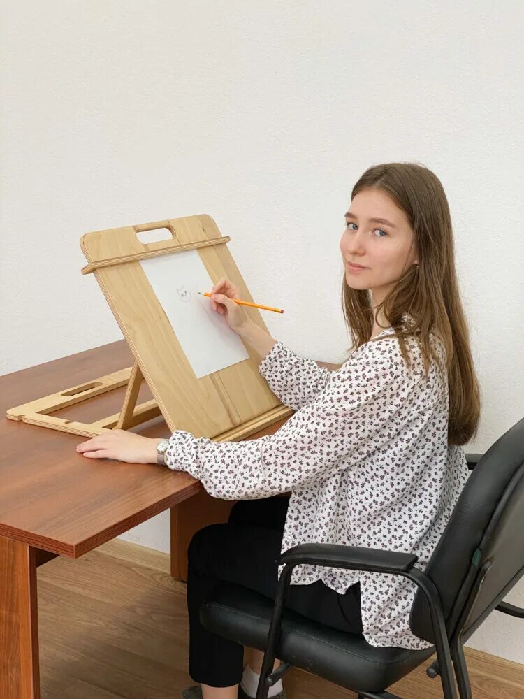 Мольберт настольный а3. Мольберт-планшет. мольберт-планшет настольный. мольберт с планшетом для рисования. планшет для этюдника.