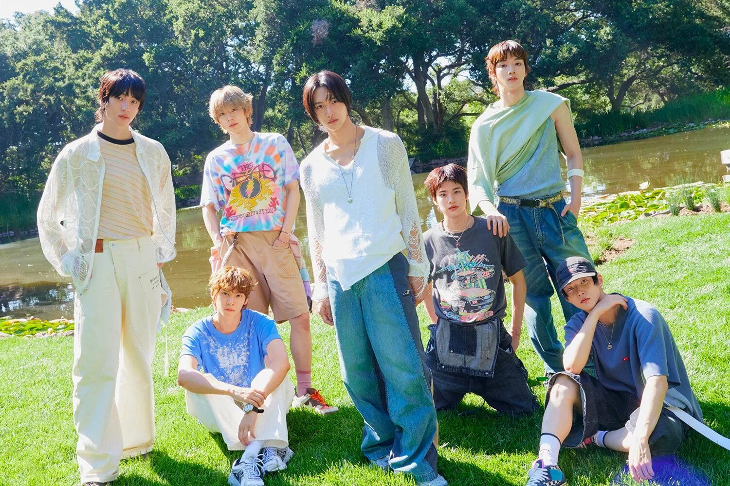 Кпоп стрейкидс. Дом бтс в сеуле. Riize песни. Riize песни. Halsey bts.