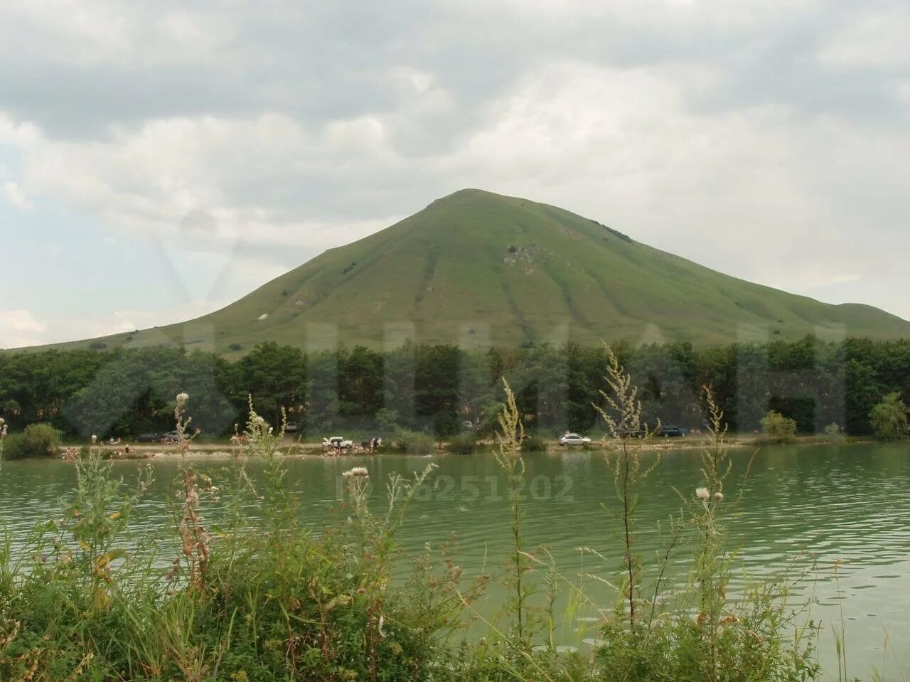 Гора Джуца Пятигорск. Гора Юца Ставропольский край. Гора Юца Пятигорск. Горы Юца и Джуца в Пятигорске. Юца предгорного района ставропольского края