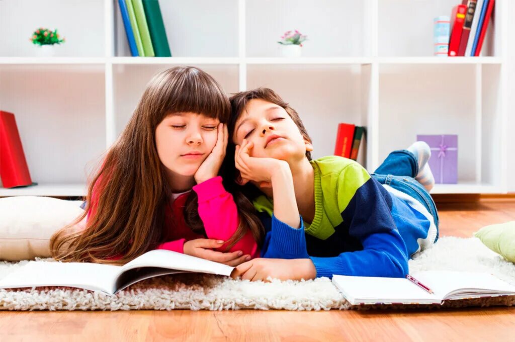 They doing their homework. Ленивый школьник. Лень ребенка. Ленивый подросток. Лень школьника.