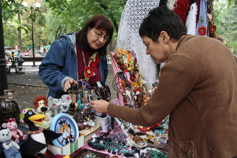 Аллея мастеров логотип. Аллея мастеров. Аллея мастеров орлёнок. Выставка-ярмарка аллея мастеров мирный. Аллея мастеров на детском празднике.