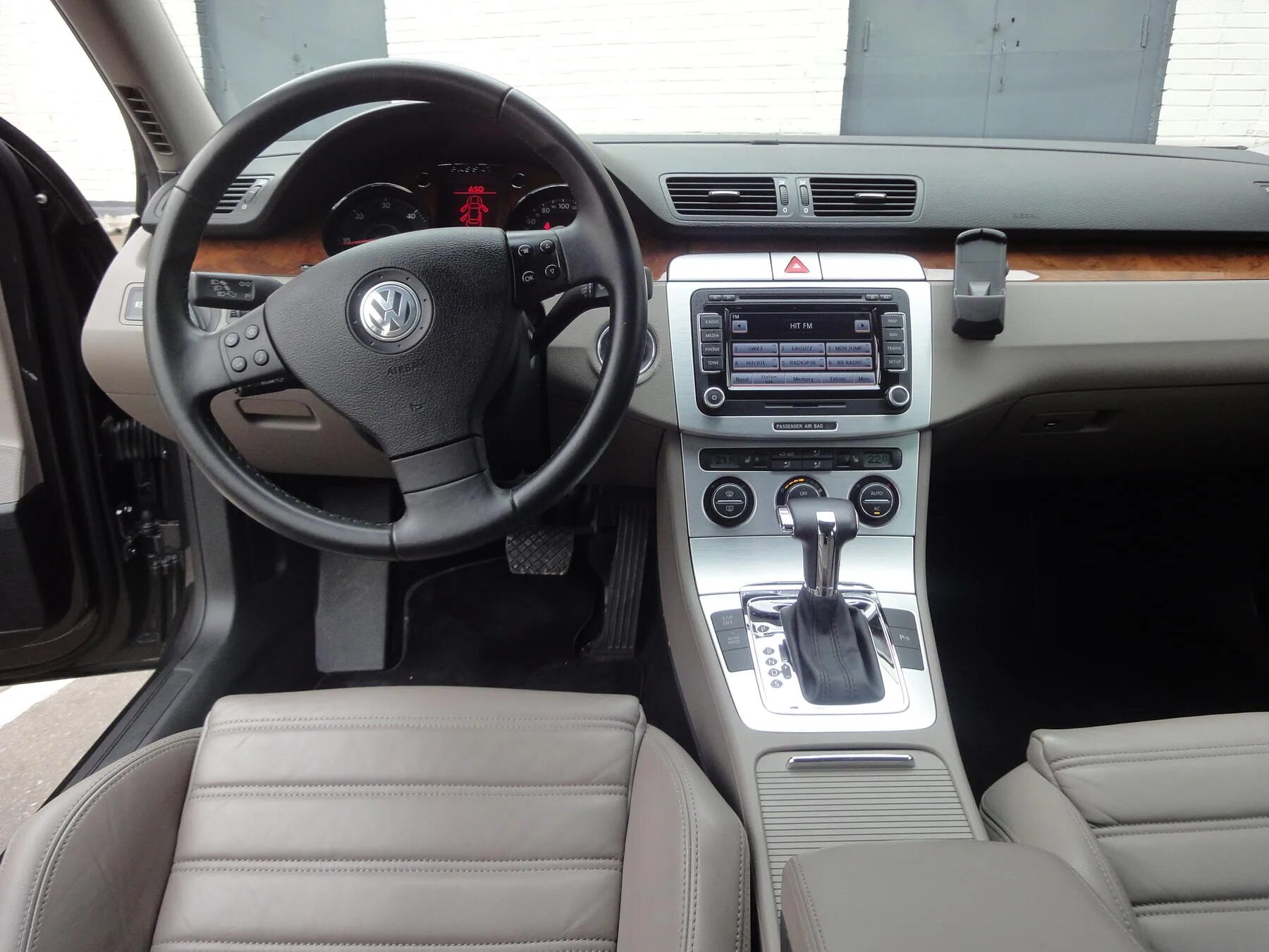 Фольксваген Пассат b6 салон. Фольксваген Пассат б6 2008 салон. Volkswagen Passat b6 салон. Фольксваген Пассат б6 седан салон.