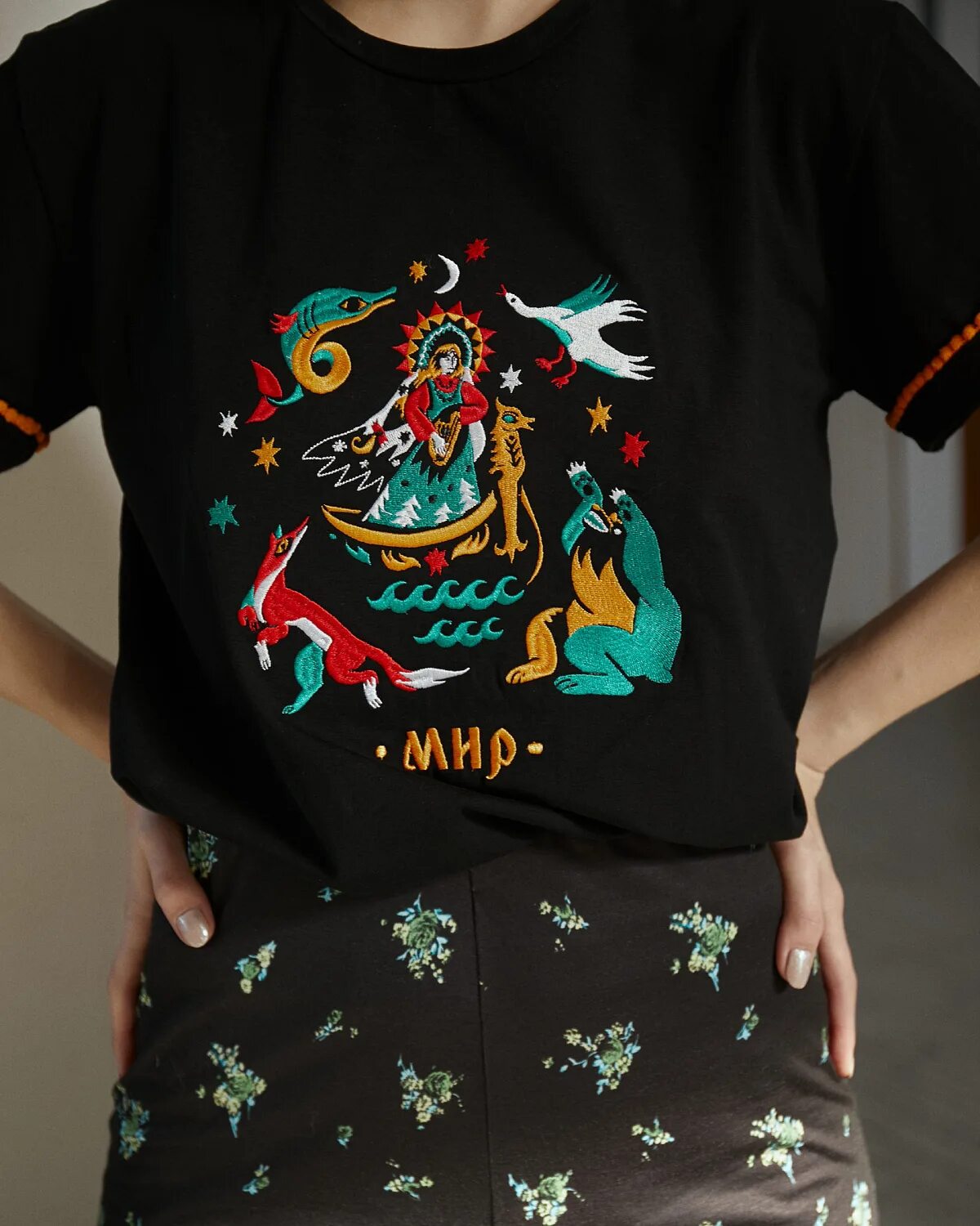 Beautiful criminals одежда. Футболка аморе 62. Футболка beautiful criminals. Levelsuit косоворотка. Beautiful criminals одежда.