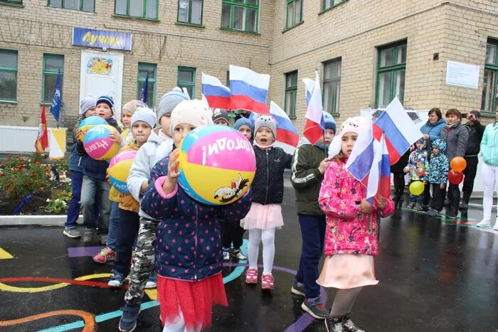 11 школа еманжелинск. 1. Детские сады еманжелинска. Дс 7 еманжелинск. 30 садик еманжелинск.