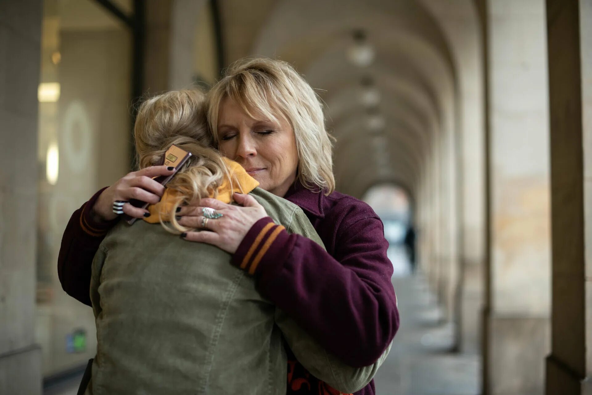 незнакомка сериал. сериал незнакомка 2020. незнакомец сериал 2020. сериал незнакомка 2020. незнакомец сериал нетфликс.