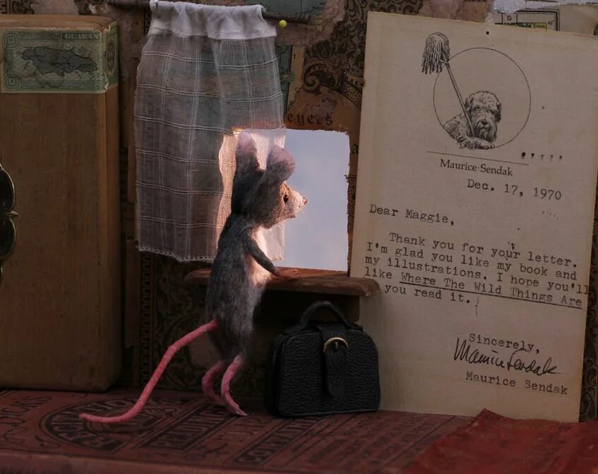 She was a mouse. Авторские мыши. Мышки Мэгги Руди. Мэгги мышка вязаная мышиный дом. Жизнь маленьких мышат Мэгги Руди.