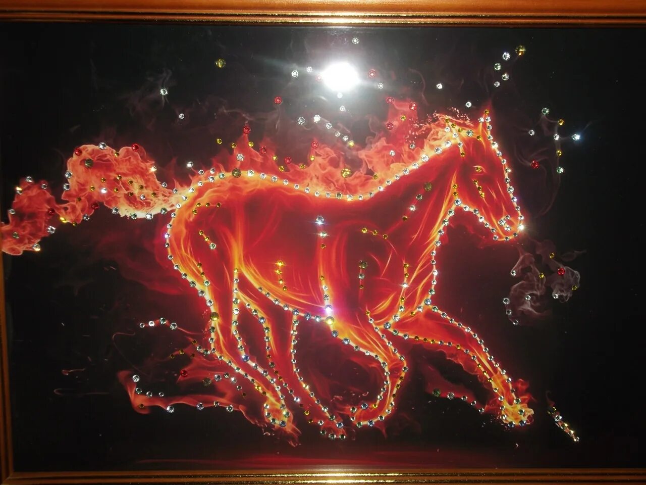 Kreativikfoto ru. Лошадь стразами. Лошадь картина Сваровски. Картина из страз конь. Картины стразами лошади.