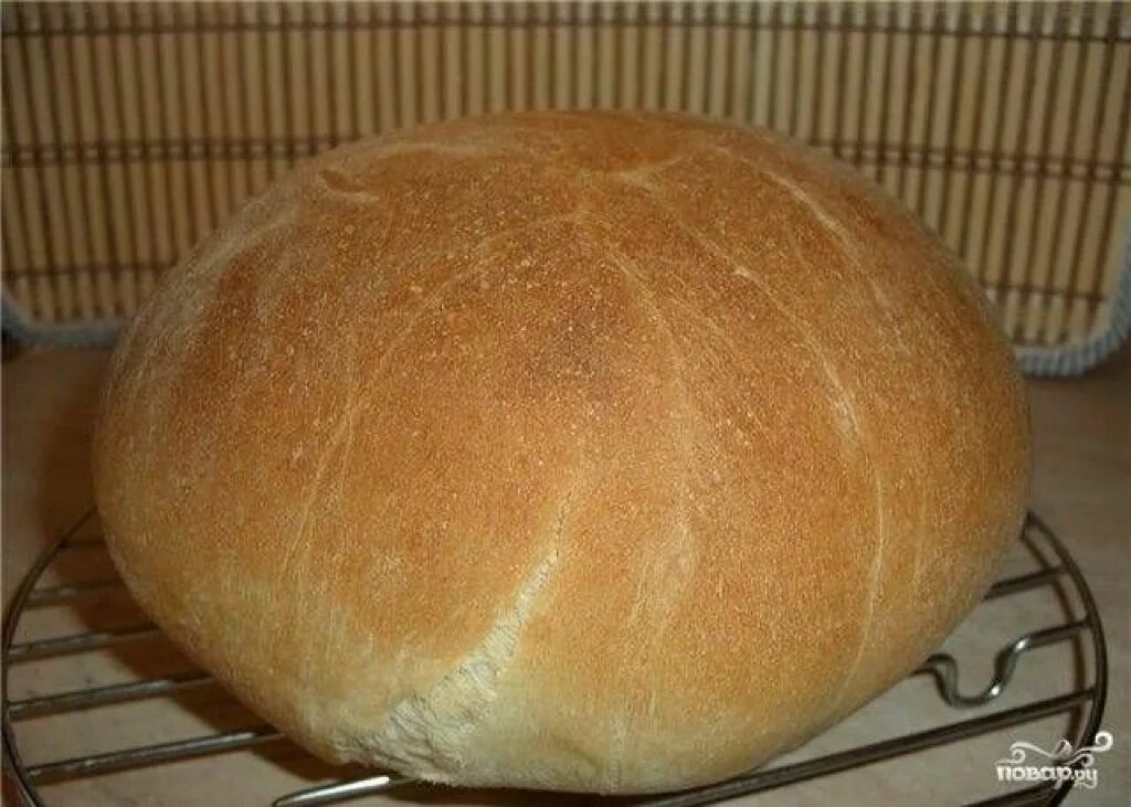 Белый хлеб на дрожжах рецепт. Хлеб домашний круглый. Домашний круглый хлеб в духовке. Домашний хлеб в духовке без дрожжей. Домашний хлеб на дрожжах в духовке.