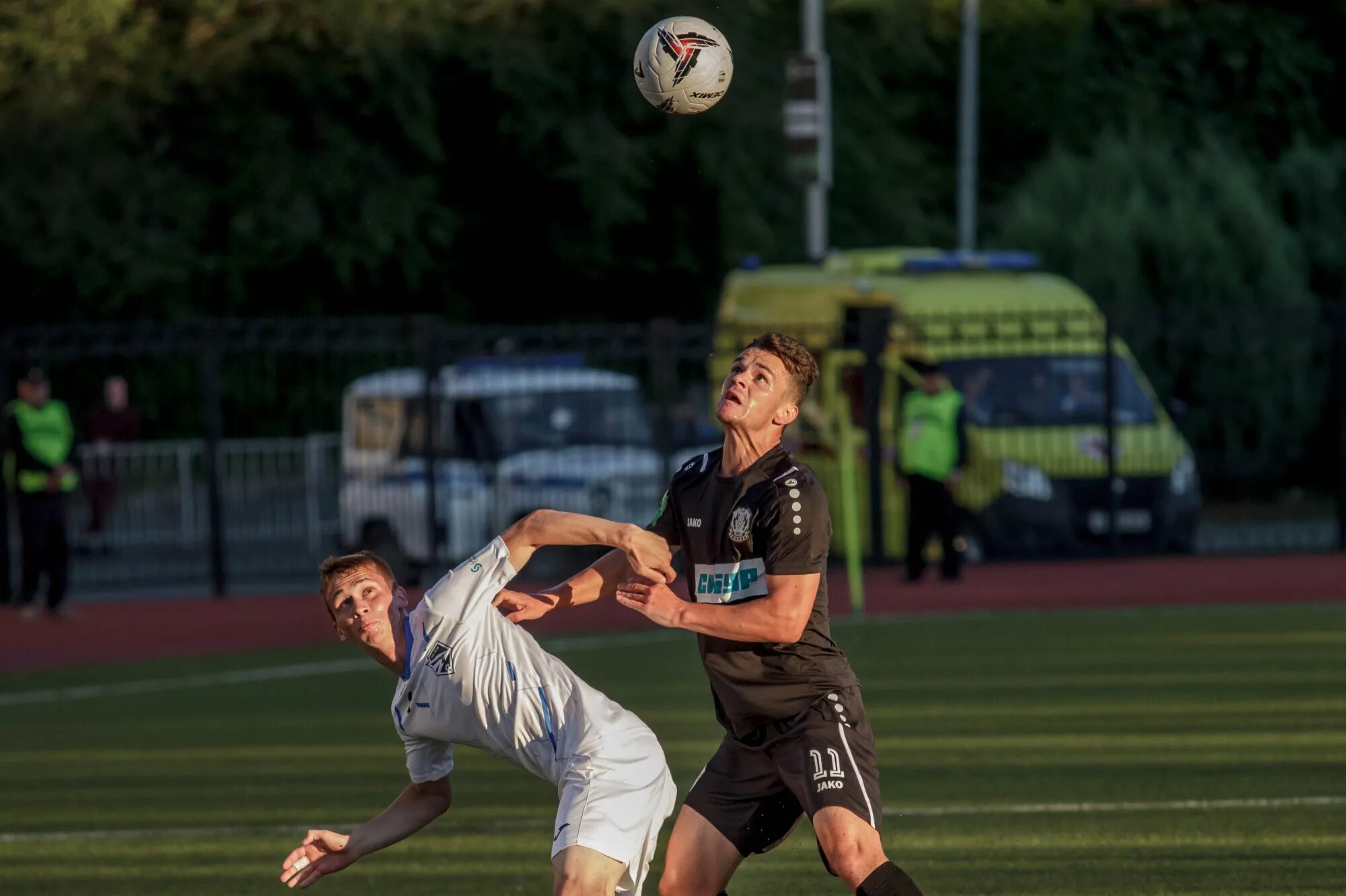 Игроки мфк тюмень фото. Фк тюмень. Село сладковское хоккей. Матч игра тюмень. Матч игра тюмень.