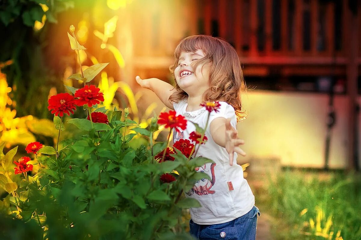 День наполненный позитивом. Дети радуются. Дети радуются жизни. Добро и радость. Простые радости жизни.