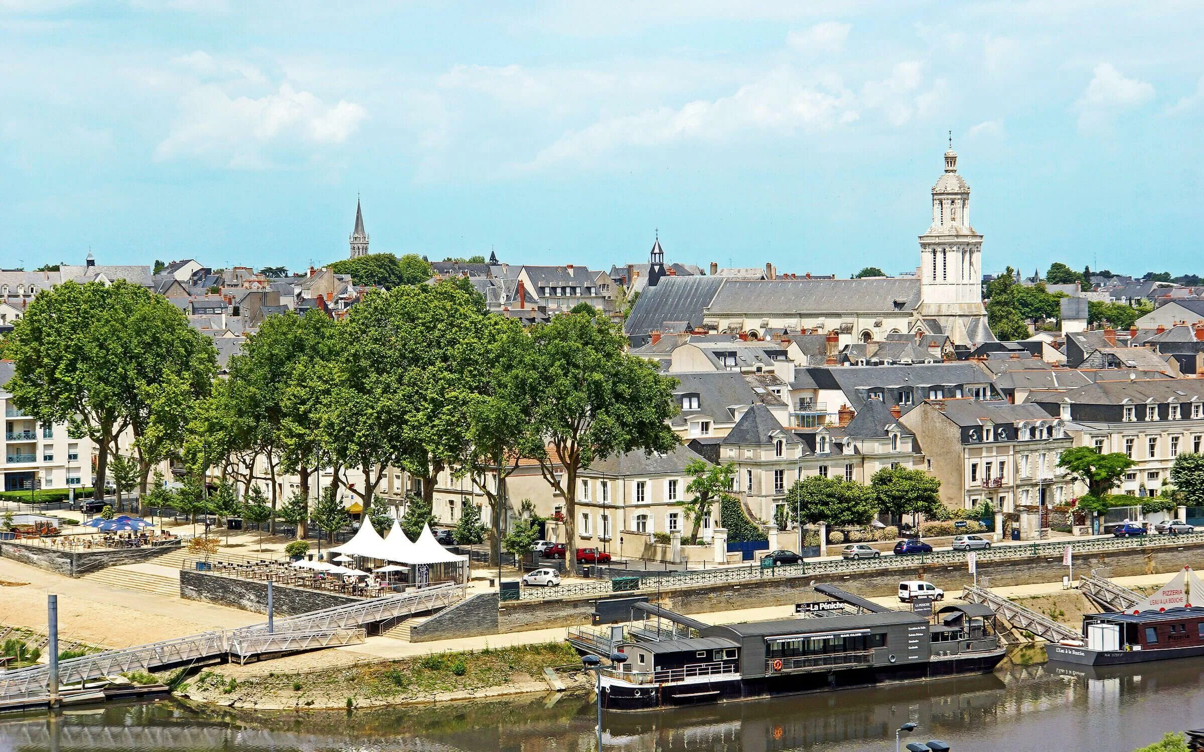 Анже. Angers Франция. Город Анжер Франция. Анже Франция город. Вокзал города Анже Франция.