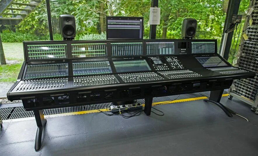 Logic state. Solid state logic. solid state logic 4000. solid state studio. solid state logic uc1.
