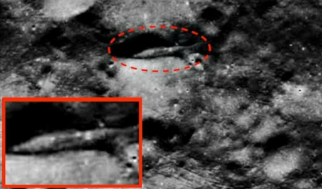 Космический корабль на Луне Аполлон 20. Неопознанные объекты на Луне. Инопланетный космический корабль на Луне. НЛО на Луне.