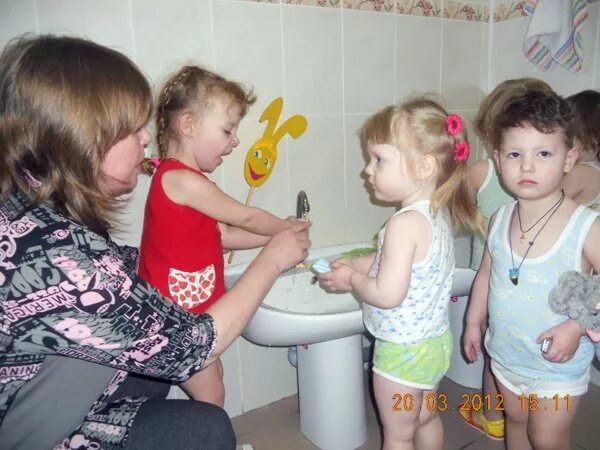 гигиенические процедуры в детском саду. самообслуживание ребенка в саду. умывание в садике. умывание в доу. умывание в детском саду.