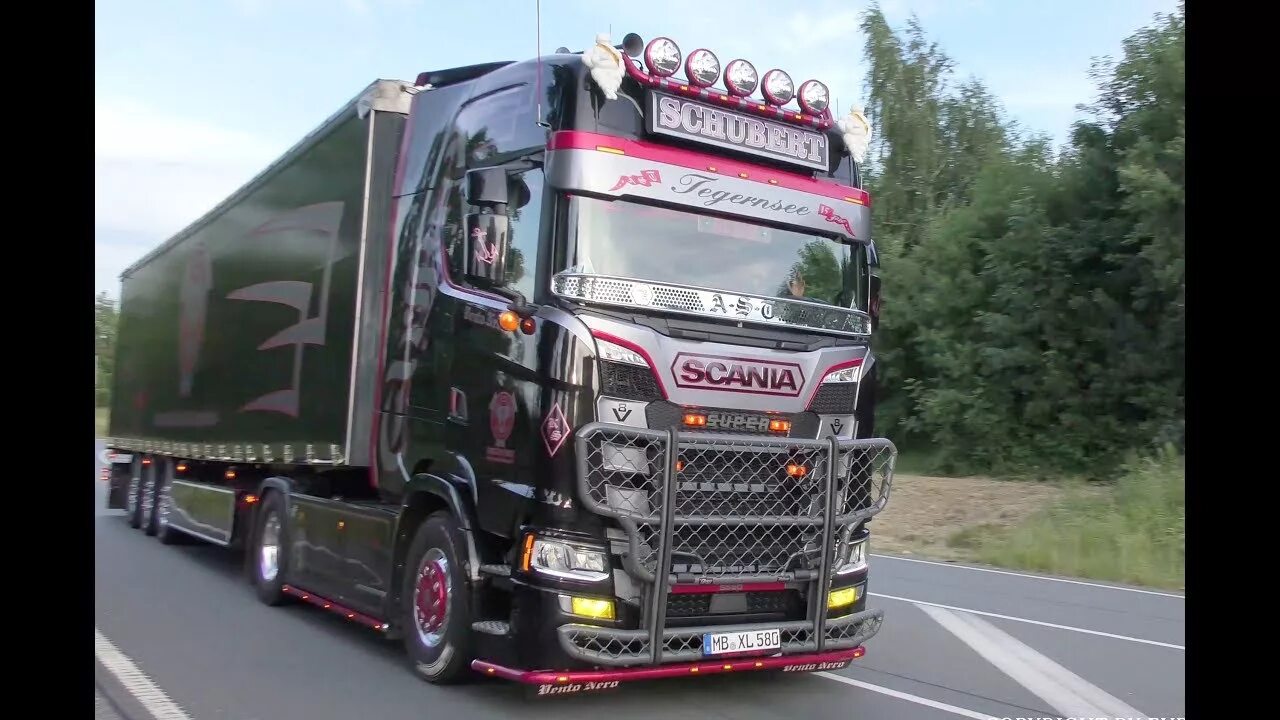 Scania v8 sound. Андреас шуберт скания r620. андреас шуберт дальнобойщик. scania next generation. скания шуберта видео.