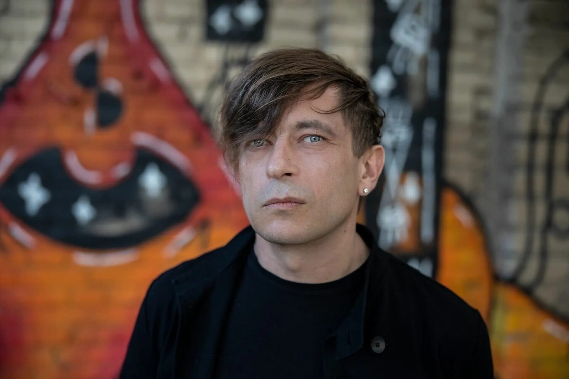 Солист группы би 2. Солист би-2 лева. Солист би 2. Игорь бортник би 2. Лёва бортник би-2.