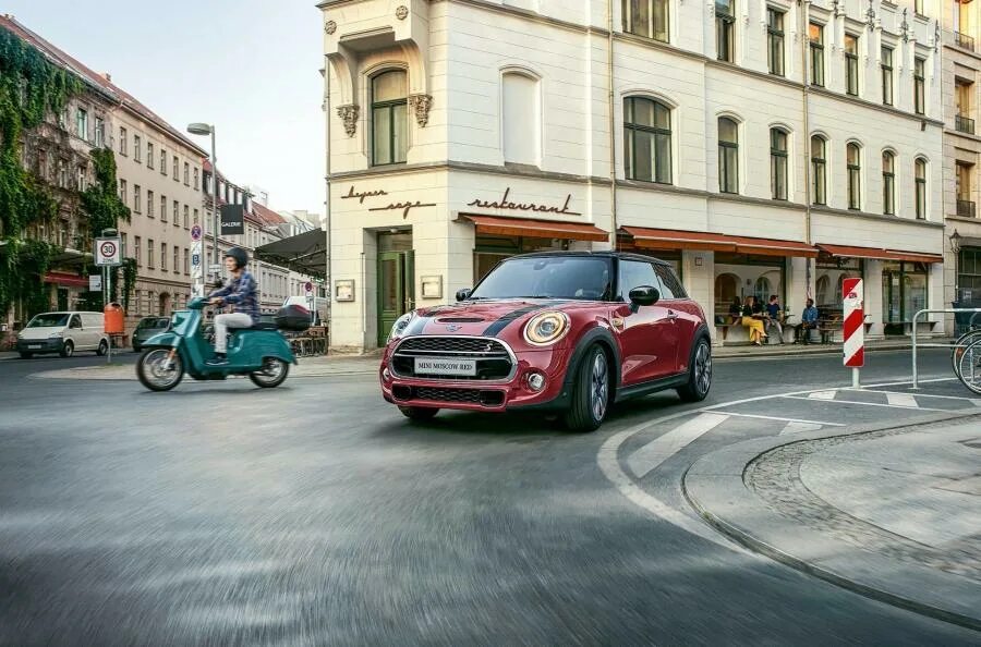Mini cooper john cooper works 2008 год. Mini cooper москва. Мини купер 4х4. Mini cooper москва. Купер мини красный 2016.