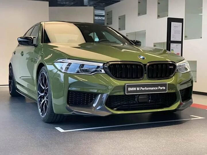 Бмв хаки. BMW m5 f90 Urban Green. BMW m5 f90 Competition зеленая. BMW m5 f90 зеленая. BMW m5 f90 Competition Urban Green.