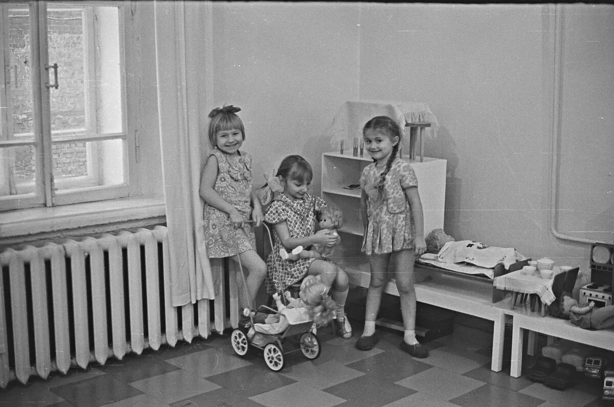 Советские детские сады. Детский сад в СССР. Детские сады советских времен. Советские дети в садике.