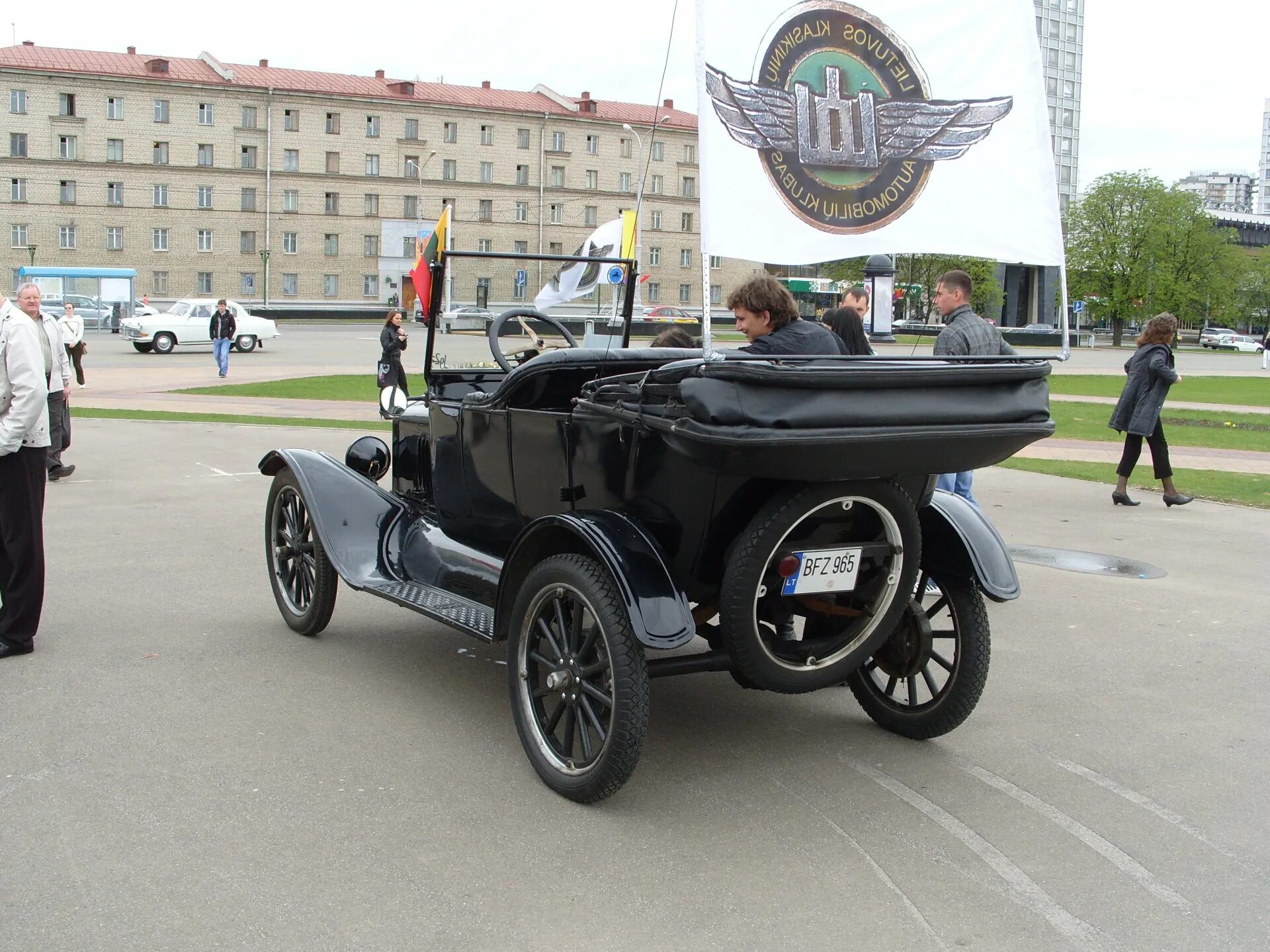 Машина Минск. Ретро Минск авто. Минс автомобиль. Ретро Минск 2023 выставка автомобилей.