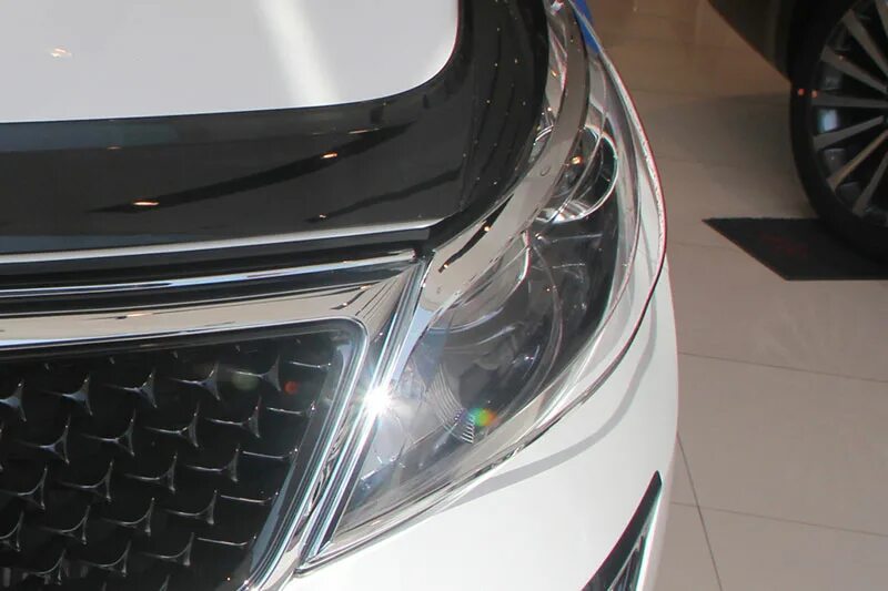 хромированный молдинг под фару. молдинг фары mini countryman. фары hyundai sonata yf. молдинг фары е39. хром накладки терамонт 2019.