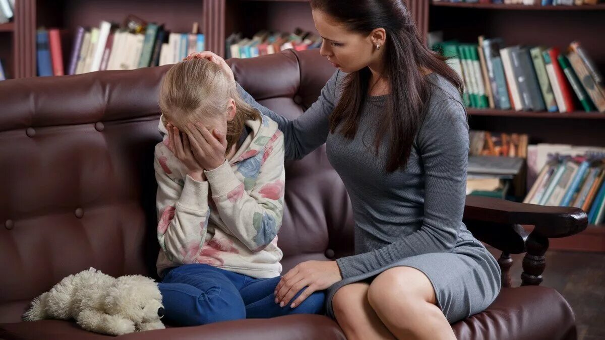 Психотерапия в работе с детьми. Консультация психолога с ребенком. Занятия с психологом. Индивидуальные занятия с психологом. Психолог и ребенок.