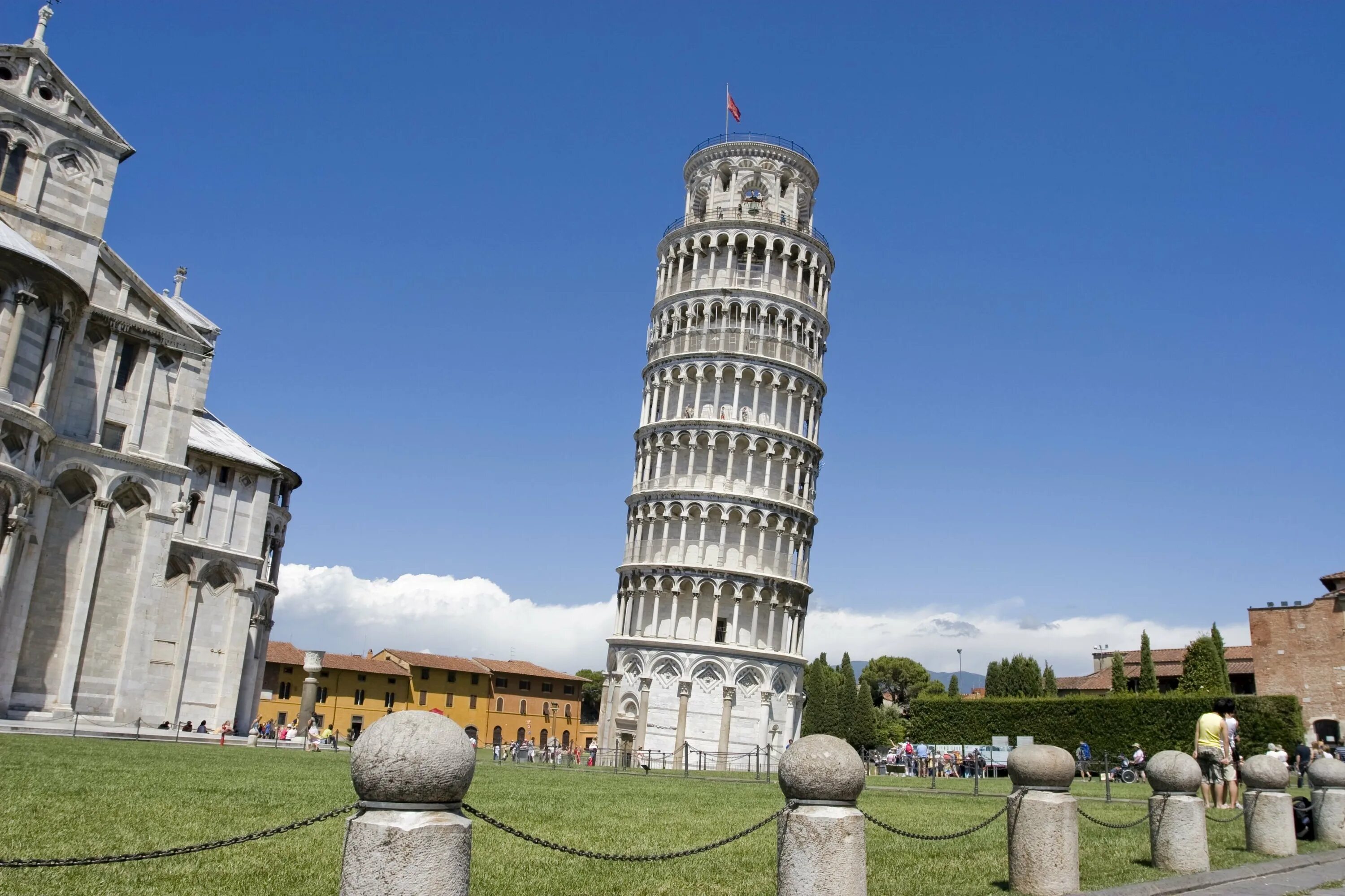 Пизанская башня Италия. 10. Пизанская башня (Пиза, Италия). Падающая башня в Италии. Пизанская башня (Torre pendente di Pisa). Башня