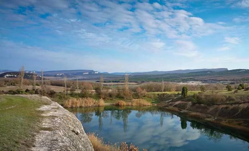 Эски Кермен озеро. Озеро Эски Кермен в Крыму. Озеро крепкое Эски Кермен. Холмовка Крым озеро.